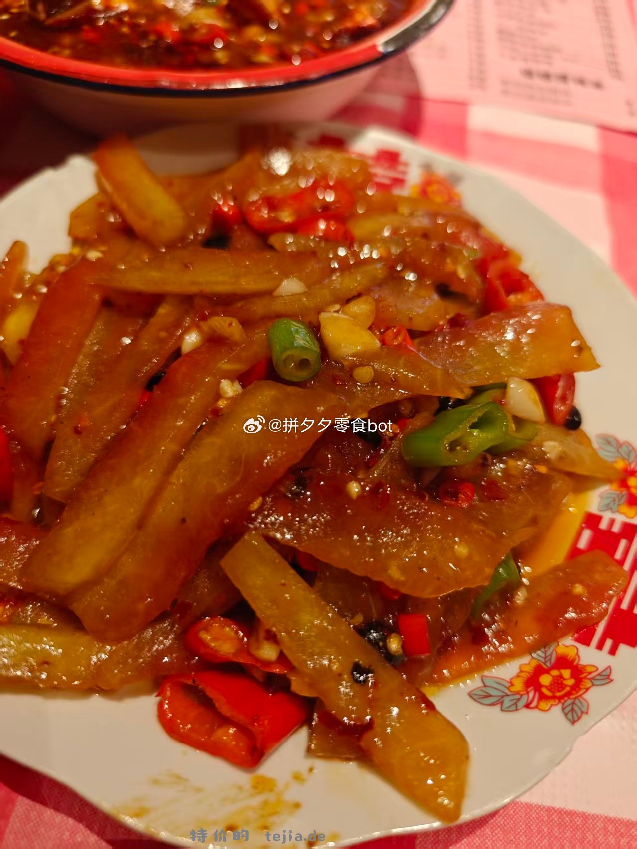 这道菜是炒瓜皮 也不知道是炒什么瓜 哈哈 - 特价的
