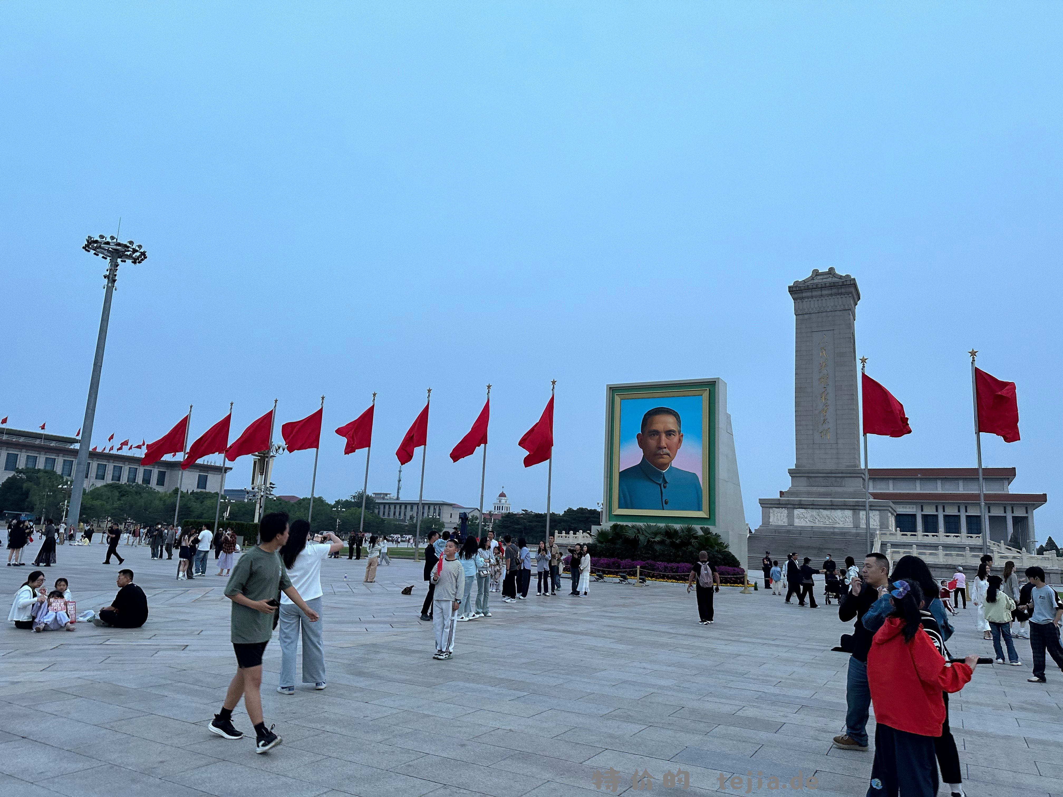 天坛很美 建筑 大树 太值得了 看降旗也很累 大家都是差不多时间来 - 特价的